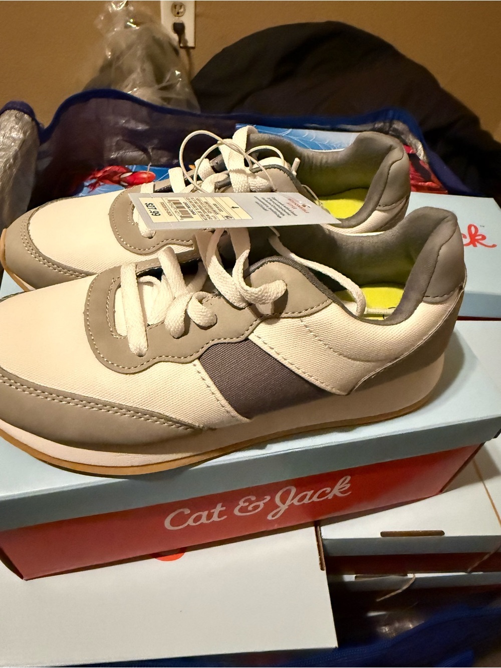 Cat & Jack Kids' White and Gray Low-Top Sneakers